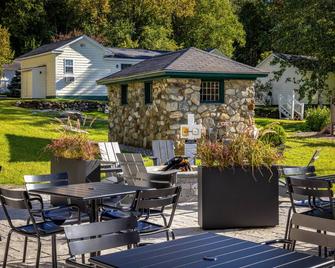 Country Inn at Camden Rockport - Rockport - Патіо