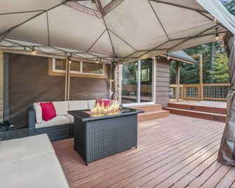 Dream River Cabin - Gold Bar - Patio