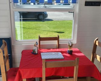 Chalet by the sea,Chapel st leonards, linconshire 2 min walk to beach - Chapel Saint Leonards - Salle à manger