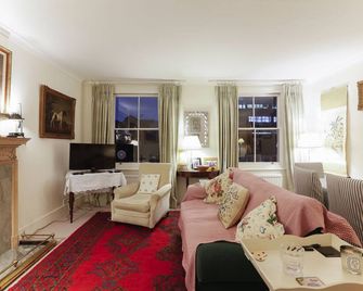 Attractive Chelsea apartment sleeps 4 - Londres - Sala de estar