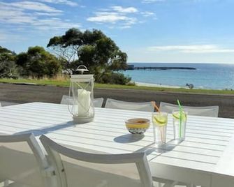 Millpond. - Penneshaw - Patio