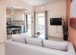 Great Apartment in Piraeus - Pireus - Pokój dzienny