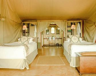 Entumoto Safari Camp - Ololaimutiek - Bedroom