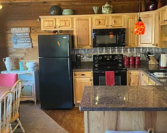 Cozy condo with great views of West Spanish Peak and Cuchara Mountain Park! - La Veta - Cocina