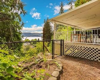 Canal Cliff Cottage in Belfair - Belfair - Balcón