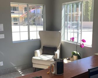 The Yosemite Inn - Mariposa