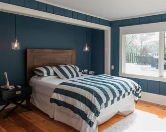 Dream getaway - mtn views, ski, pool, BBQ, Firepit, Kid friendly, Lakes, WFH - East Chatham - Bedroom