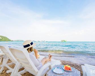 Pikun Resort - Pattaya - Beach
