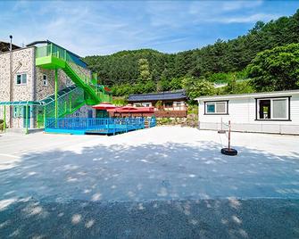 Cheongpyeong Yeoul Pension - Gapyeong - Piscina