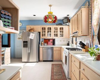 Unique 1876 home with modern amenities. - North Kingstown - Kitchen