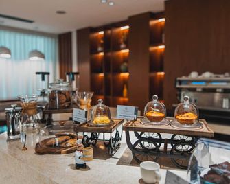 Jannah Executive Hotel Apartments - Abu Dhabi - Buffet
