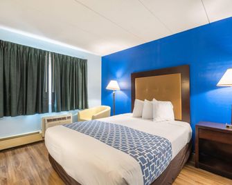 Econo Lodge Inn & Suites Windsor Locks Bradley Airport - Windsor Locks - Schlafzimmer