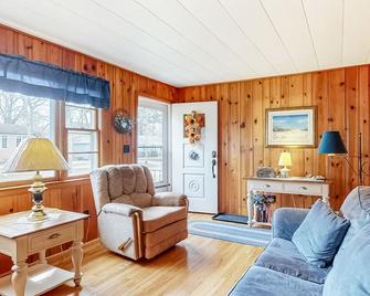 Anchors Await - South Yarmouth - Living room