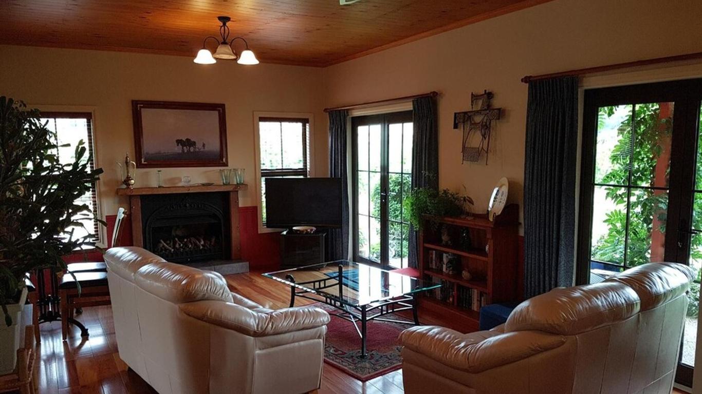 ريفر روك إيستيت