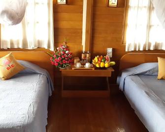 Golden Island Cottages Nampan Hotel - Nyaungshwe - Yatak Odası
