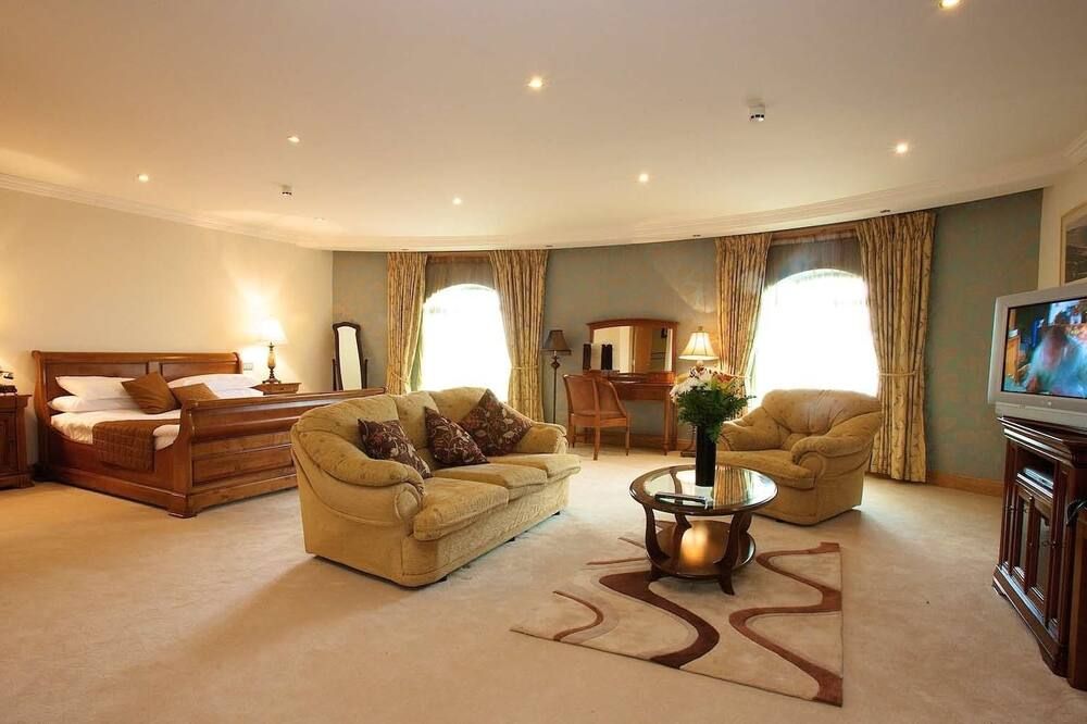 برودهيفن باي هوتل آند ليجر سنتر