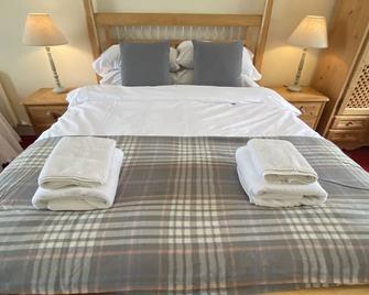 The Gordon Arms Restaurant With Rooms - Selkirk - Bedroom