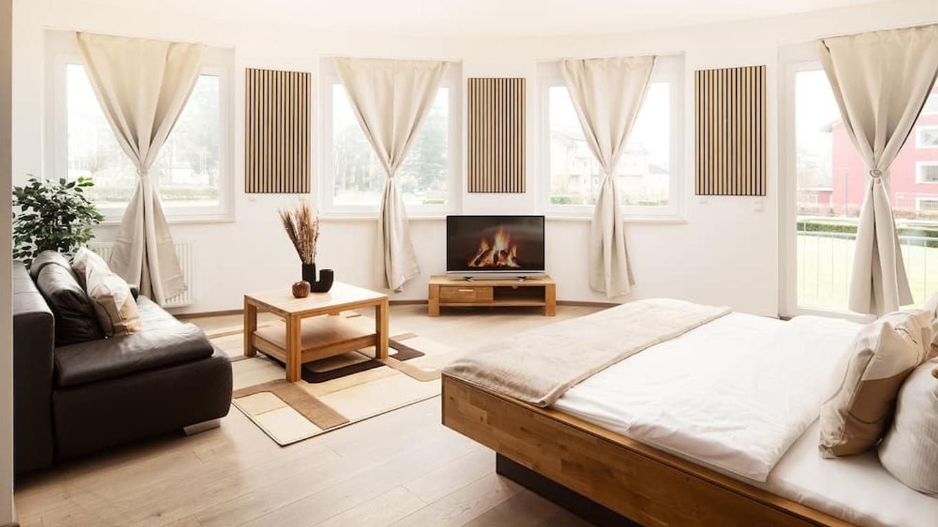 Hotel Vier Jahreszeiten an der Therme & Kliniken Bad Krozingen Nähe Freiburg & Schwarzwald Ideal für Wellness Kur & Business Ausflüge 24h Check In- WLAN & Parken gratis