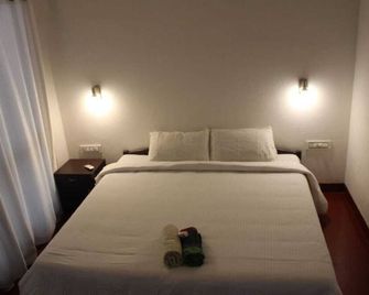 Stay on the white sand palm beach - Alappuzha - Schlafzimmer