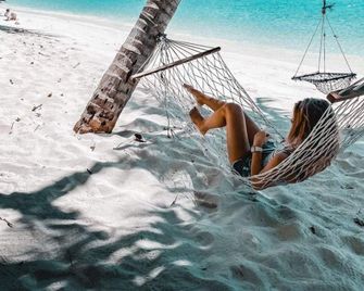 Sunny Day Inn Maldives - Manadhoo - Beach