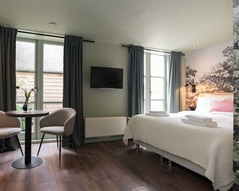 Six Boutique Hotel - Double Room With Terrace - Haarlem - Bedroom