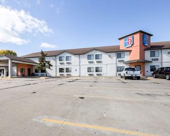 Motel 6 Waterloo - Waterloo - Gebäude
