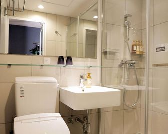Travelodge Nagoya Sakae - Nagoya - Bathroom