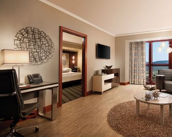 Mount Airy Casino Resort - Mt Pocono - Living room
