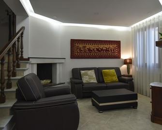 Carusa Luxury Bed & Breakfast - Cerfignano - Living room