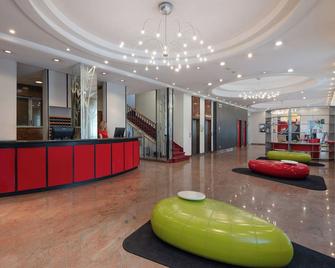 Hotel Toscanini - Parma - Front desk