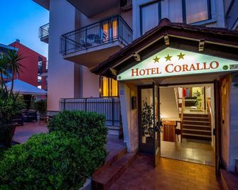 Hotel Corallo - Talamone - Budova