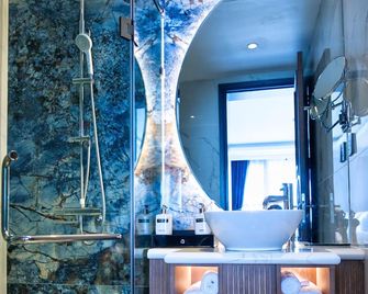 The Moon Boutique Hotel Cat Ba - 吉婆島 - 浴室