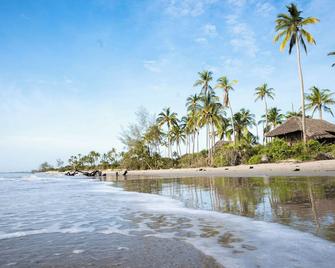 Simply Saadani Camp, A Tent with a View Safaris - Mkwaja - Playa