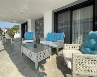 High Quality Private New Villa 4 Bedrooms in Centre of Dalyan - موغلا - شرفة مرصوفة