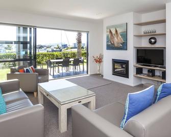 Sovereign Pier on the Waterways - Whitianga - Olohuone