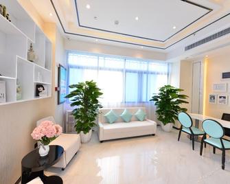 Xana Hotelle Guangzhou Tiyuxi Road Metro Station Branch - Guangzhou - Lobby