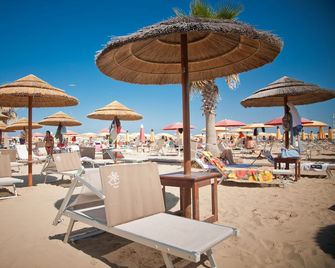Hotel Aurea - Rimini - Beach