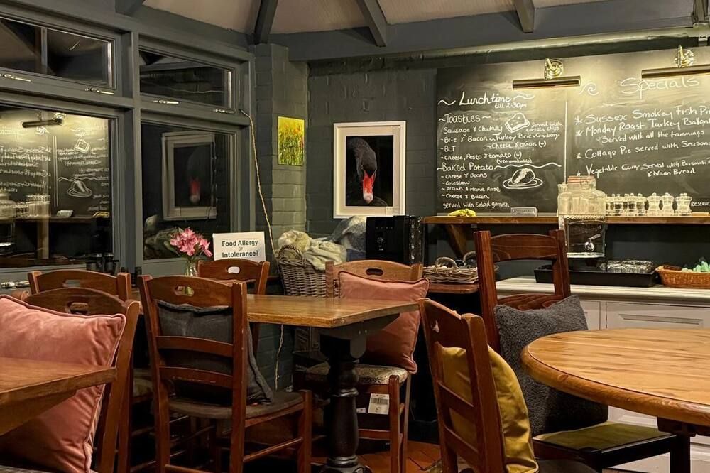 The Sportsman - Amberley