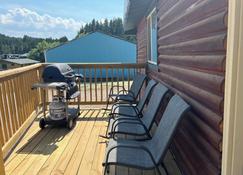 Galena Road Cabins - Deadwood - Balcony