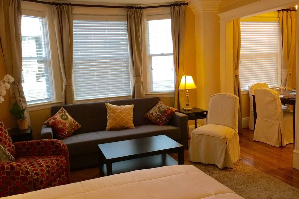 Classic Nob Hill 1920's Boutique Apt. With Charming Updates - סן פרנסיסקו - סלון