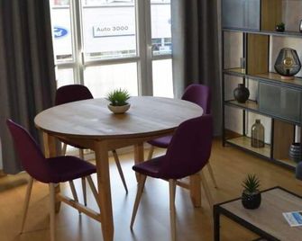 Pour une agréable pause au Parc ! - Alençon - Dining room