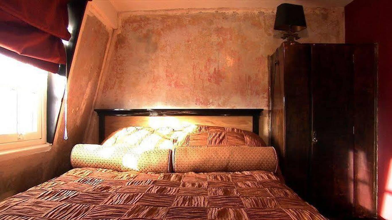 Hotel Rough Luxe