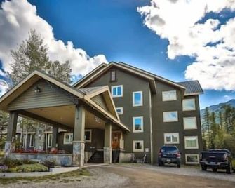 Ski Hill Views / Private Room / Hot Tub - Fernie - Gebäude