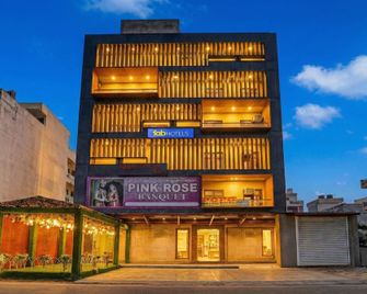 Fabhotel Redisston - Noida - Edificio