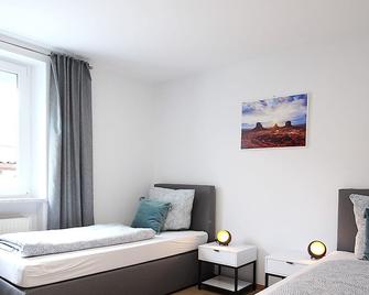 3 Zimmerwohnung in Würzburg nähe Uniklinik, free parking - Wurzburgo - Habitación