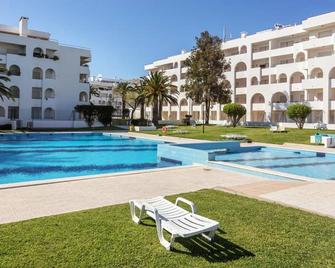 Lovelystay - The Algarvean Oasis - Armação de Pêra - Zwembad
