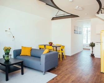 Fantastic Loft with Balcony - Berlin - Wohnzimmer