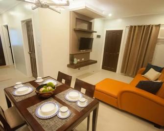 Nf Suites - Dávao - Comedor