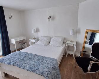 Location Au Coeur De La Provence - Lamanon - Habitación