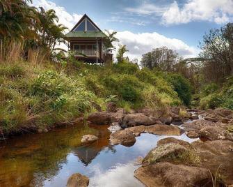 Kikala Waterfall Lodge - Hilo